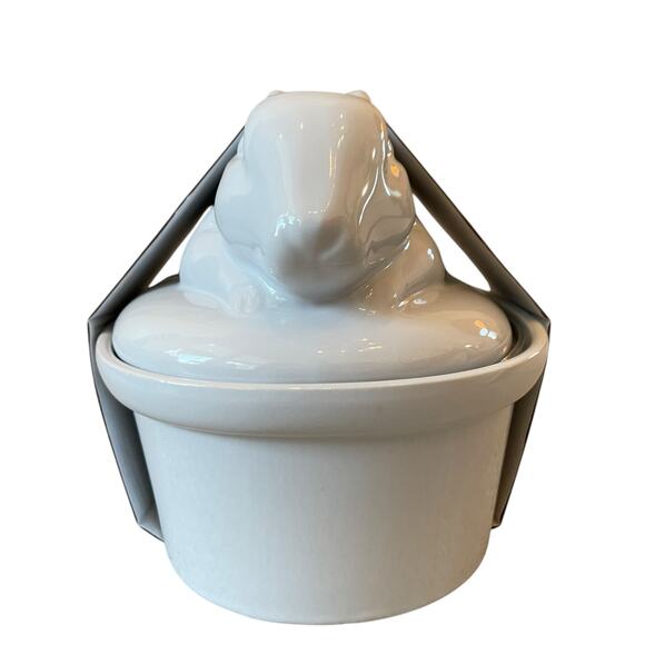 Zrike Brands Easter Bunny Rabbit Lidded Casserole Dish White Ceramic NEW - Picture 8 of 15